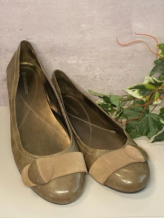 Naturalizer ‘Hasten’ Taupe/Gray Ballet Flats - Picture 4 of 10